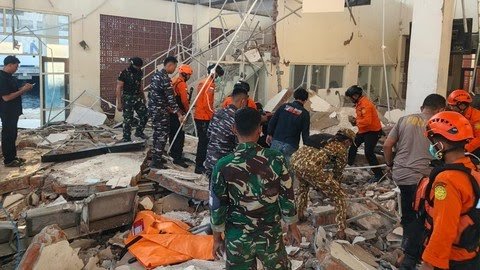 Sesar Naik Flores Pernah Picu 5 Gempa Besar, Ribuan Tewas