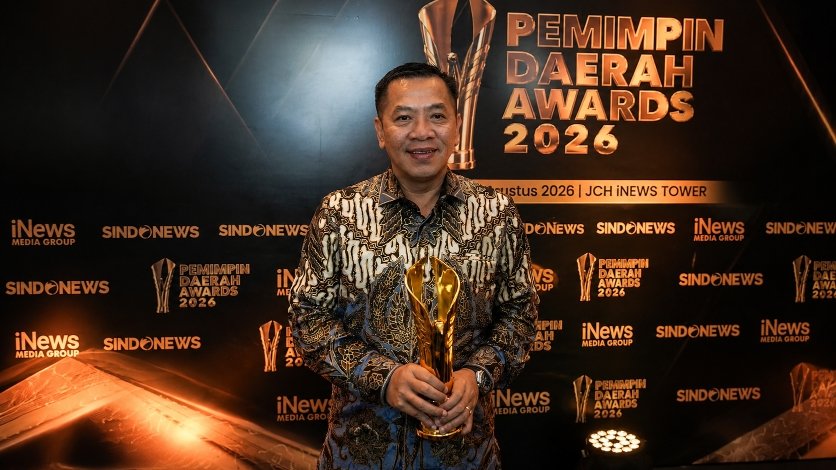 Bupati Karawang Aep Syaepuloh Raih Pemimpin Daerah Award 2026